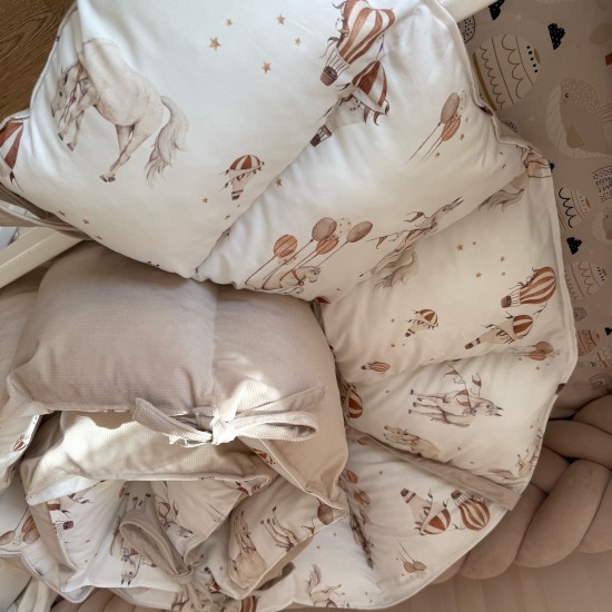 Προστατευτική πάντα Bubbled air hot ballon and horses